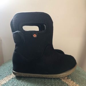 Bogs brand infant size 8 boots